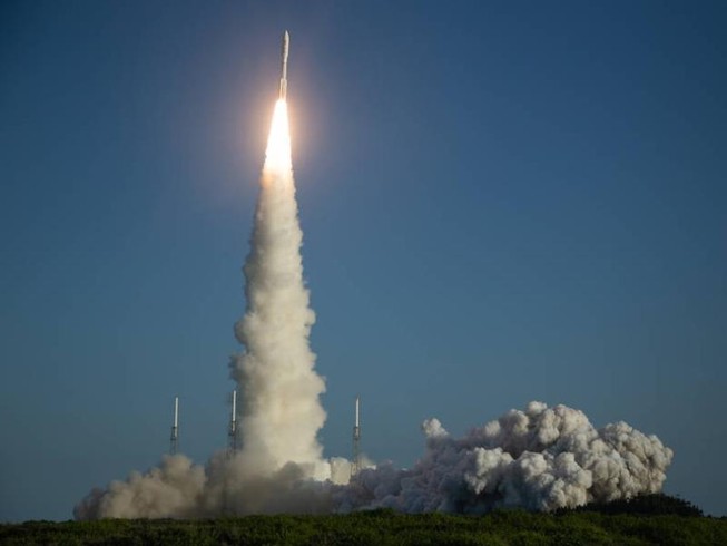 Tên lửa Atlas V mang theo xe tự hành Perseverance phóng lên từ Trạm Không quân Mũi Cape Canaveral, bang Florida (Mỹ), ngày 30-7. Ảnh: NASA