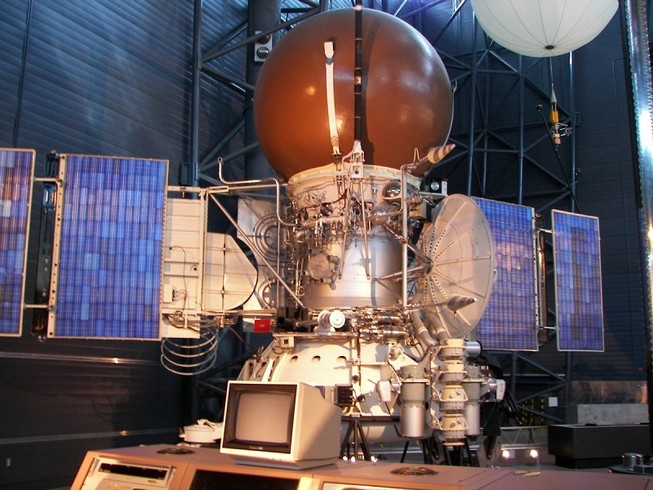 Mô hình tàu thăm dò sao Kim Vegas được trưng bày tại Trung tâm Udvar-Hazy (Mỹ). Ảnh: HISTORIC SPACECRAFT