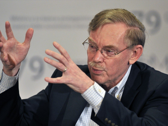 Cựu Chủ tịch Ngân hàng Thế giới Robert Zoellick phát biểu tại sự kiện do Viện Kinh tế Quốc tế Peterson tổ chức ở thủ đô Washington DC (Mỹ) hôm 25-8. Ảnh: AP