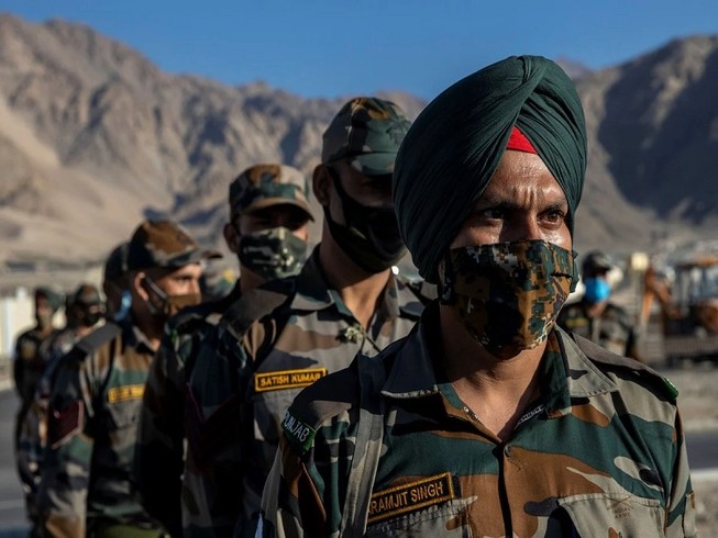 Binh sĩ Ấn Độ tại một căn cứ không quân tiền phương ở Leh, vùng Ladakh. Ảnh: REUTERS