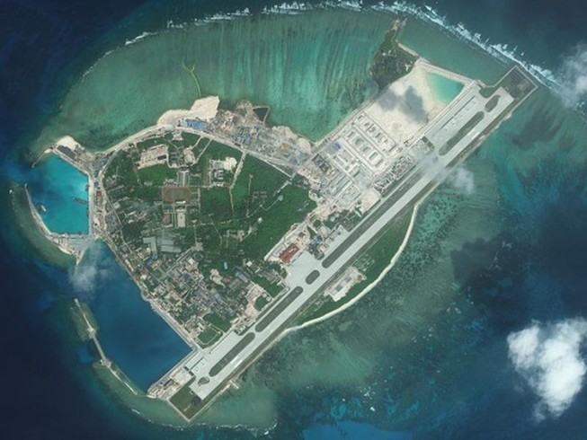 Đảo Phú Lâm thuộc quần đảo Hoàng Sa của Việt Nam bị Trung Quốc chiếm đóng trái phép và biến thành một tiền đồn quân sự. 
