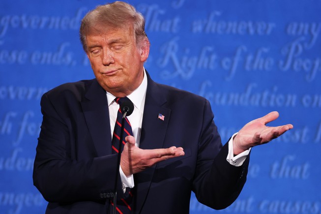 Tổng thống Donald Trump trong buổi tranh luận đầu tiên