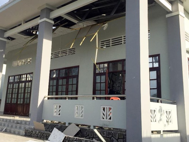Vụ sập mái hội trường ở Hậu Giang: Đề nghị công an xử lý