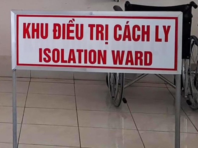 Thêm 2 người cùng bay với bệnh nhân thứ 17 âm tính COVID-19