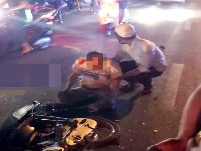 Xe máy đấu đầu, 1 cán bộ ngân hàng tử vong