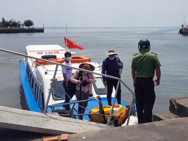 Du lịch bằng phương tiện tự chế, 3 khách Nga gặp nạn