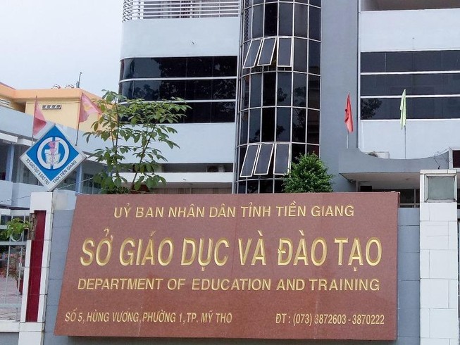 Mạo danh Bộ Giáo dục đi bán tài liệu