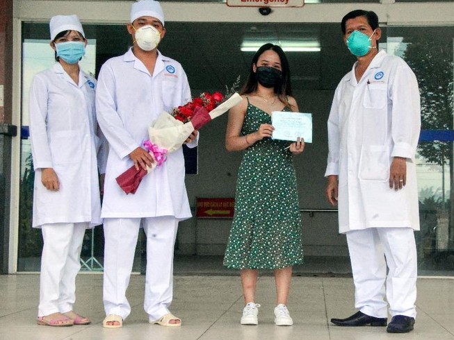 Cần Thơ tặng 18 bằng khen đột xuất trong phòng, chống COVID-19