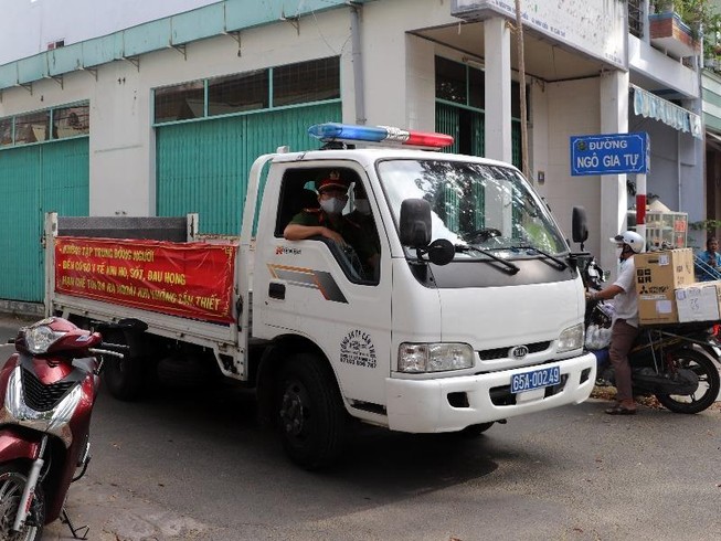 Muôn kiểu lách luật của cơ sở kinh doanh mùa COVID-19
