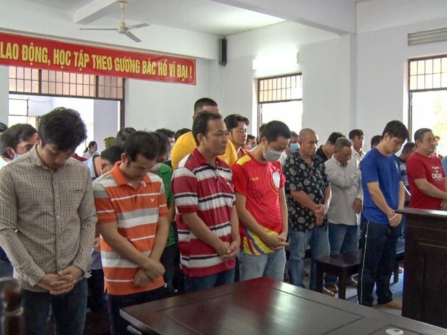 Hậu Giang xử 39 bị cáo đá gà ăn tiền