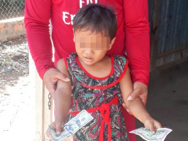 Thông tin mới vụ bé gái 6 tuổi bị cha ruột bạo hành dã man