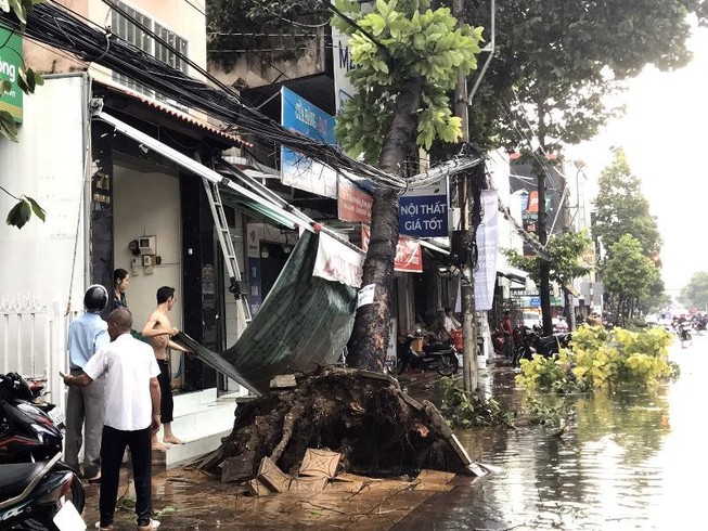 Một người tử vong do giông lốc ở Cần Thơ