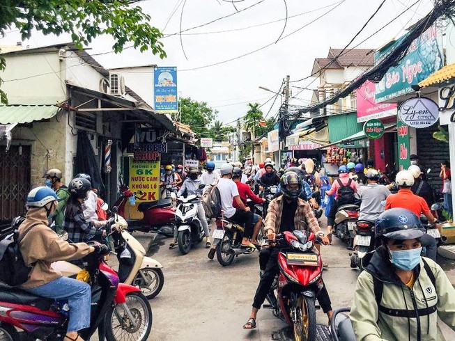 Cần Thơ: Kẹt xe hẻm 51, ngành chức năng gần như bó tay