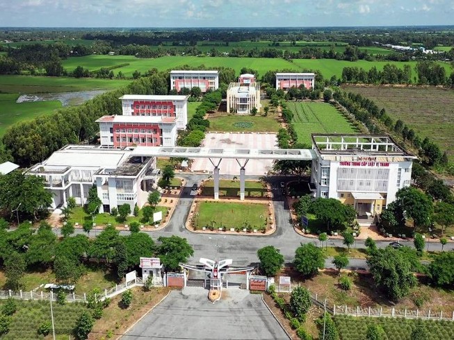 Miền Tây có Trường Cao đẳng chuyên ngành luật đầu tiên