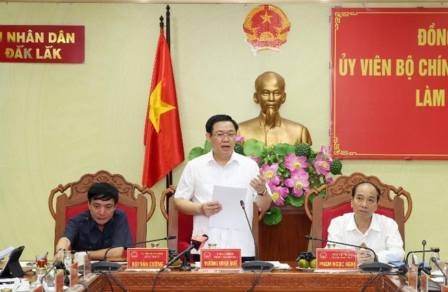 Phó Thủ tướng Vương Đình Huệ tại buổi làm việc. Ảnh: VGP/THÀNH CHUNG