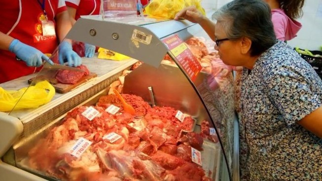 Ông lớn 'ra tay', giá heo hơi giảm gần 20.000 đồng/kg