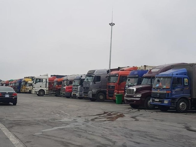 Tồn hơn 1.000 xe nông sản tại cửa khẩu vì thông quan chậm