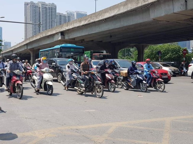 Nắng nóng gay gắt lên 42 độ, cảnh báo nguy cơ cháy rất cao