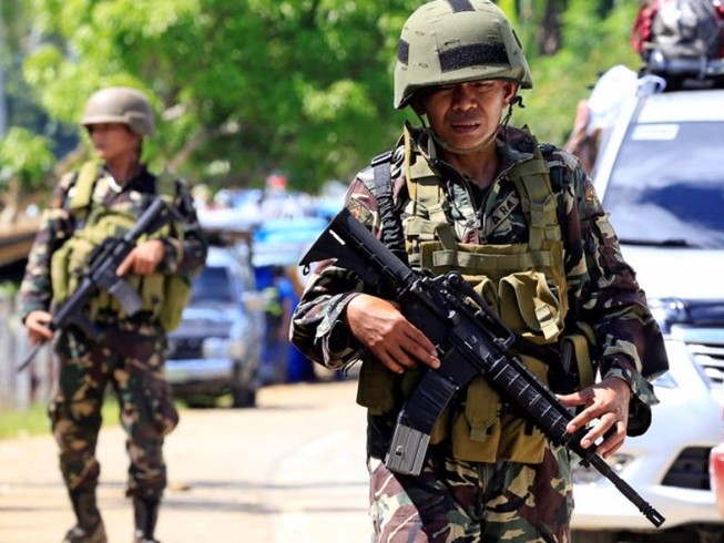 IS đòi quân đội Philippines rút lui, dọa giết con tin