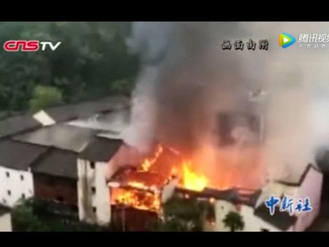 Xưởng phim cháy rụi vì dân tưởng... đóng phim