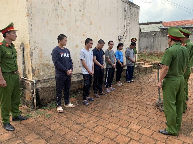 Cán bộ xã dẫn nhóm trộm vào đục két sắt của ủy ban