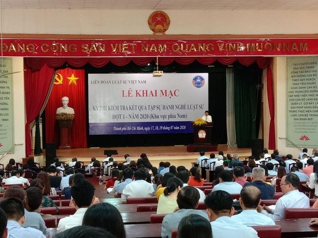 Không đưa đề thi của luật sư tương lai lên mạng