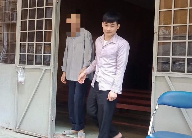 Bỏ trốn nhưng vẫn lên Facebook kết bạn bốn phương