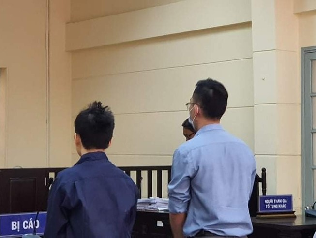 Nhân viên xét nghiệm hầu tòa vì trộm thiết bị của bệnh viện