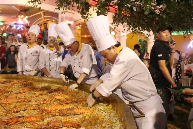 Đà Nẵng: Xác lập kỷ lục chiếc bánh xèo lớn nhất Việt Nam