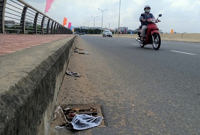 Đà Nẵng: Vứt khẩu trang bừa bãi sẽ bị xử phạt