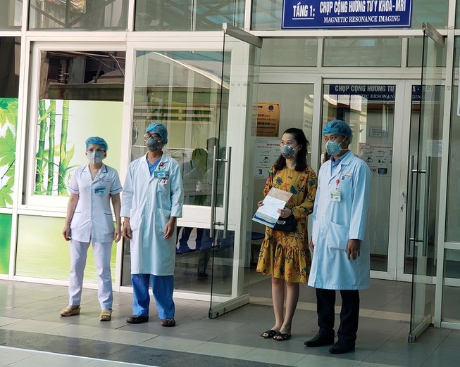 Bệnh viện Đà Nẵng cấm thăm bệnh để chống dịch COVID-19