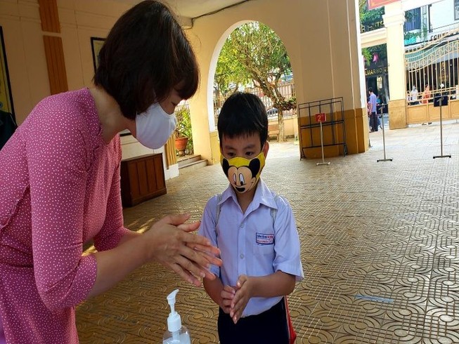 'Con mong đến trường để được viết bài'