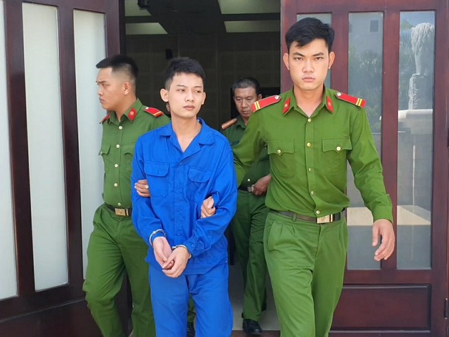 Y án sơ thẩm vụ nam thanh niên bị tố hiếp dâm 3 lần trong đêm