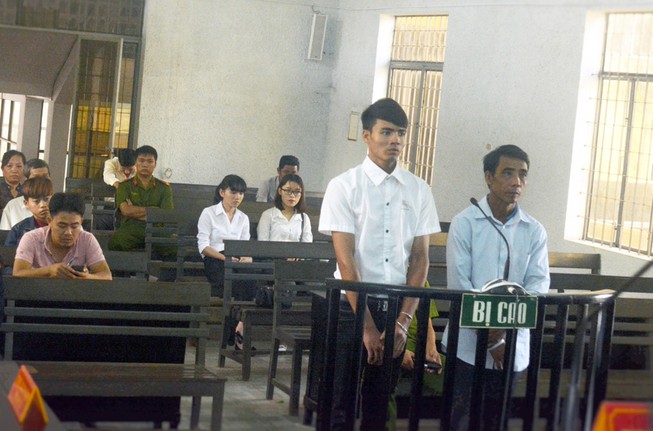 Lái máy cày gây tai nạn trên rẫy bị xử 9 tháng tù