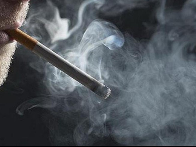 Phát hiện cháu gái bị ông già 86 tuổi xâm hại từ… mùi thuốc lá