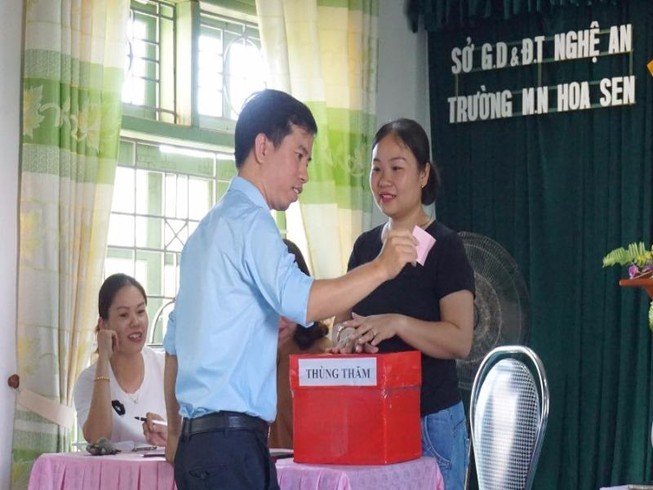 Bốc thăm học mầm non,cháu lãnh đạo tỉnh cũng trượt