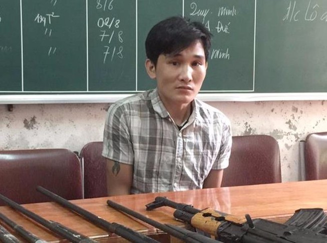 Cả 'kho' súng trong lán trại ma túy