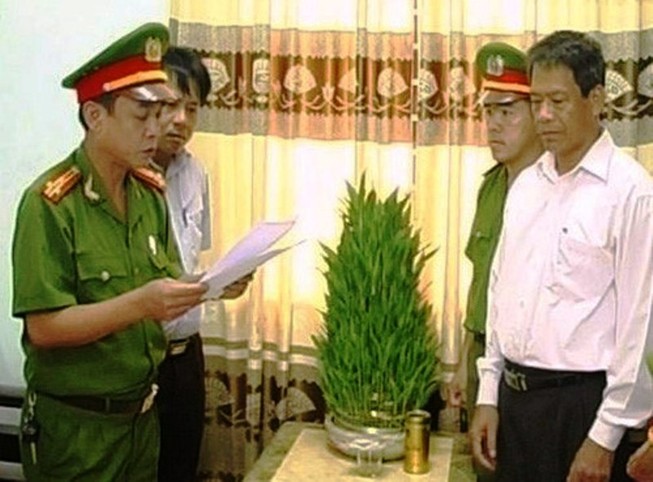 Đút túi 350 triệu nguyên tổng giám đốc lĩnh 42 tháng tù