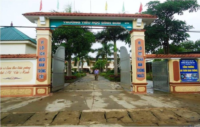 Phụ huynh đấm hiệu trưởng chảy máu miệng tại trường học