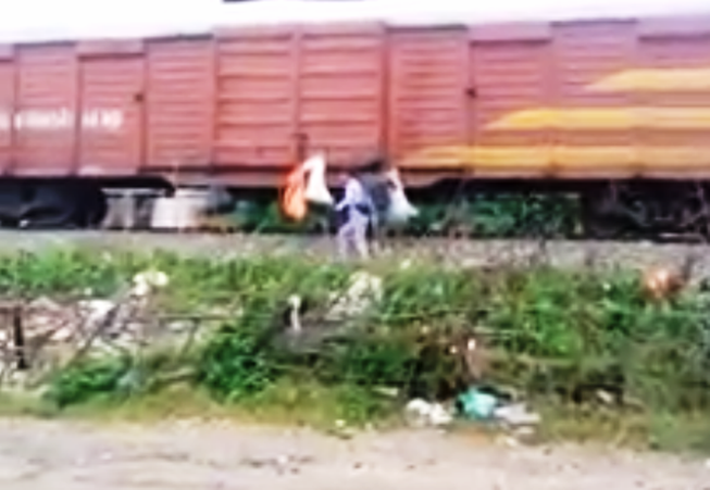 Phẫn nộ với hành động 'đưa rác đi Sài Gòn'