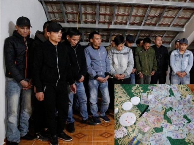 19 con bạc sát phạt nhau trên mái nhà bị bắt giữ