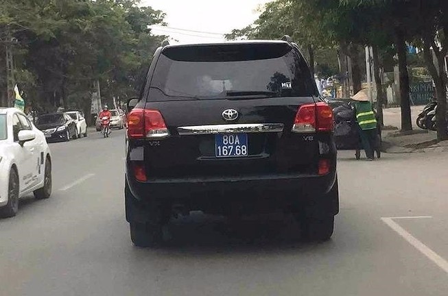 Nghệ An bán xe công Land Cruiser VX do doanh nghiệp tặng