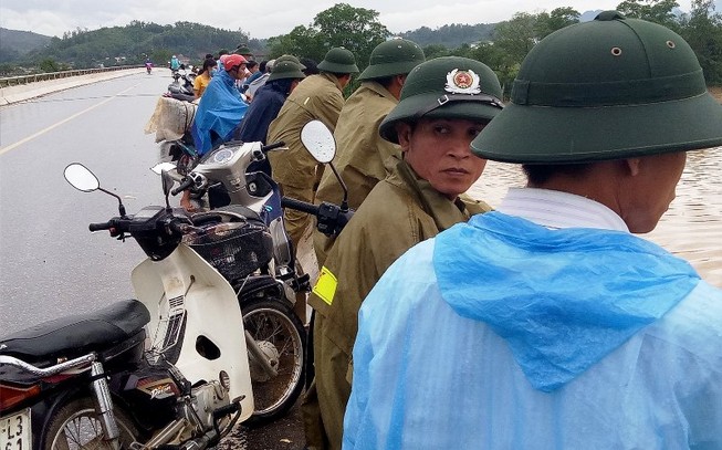 Chưa tìm thấy vợ chồng mất tích trên sông Lam hai tuần trước