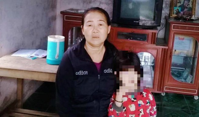 Cưu mang bé 10 tuổi đi lạc, bị đánh vì nghi là bắt cóc