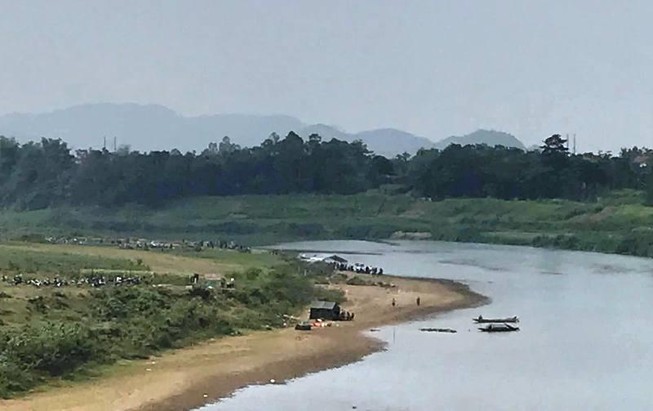 Tìm thấy 3 thi thể học sinh trên sông Hiếu