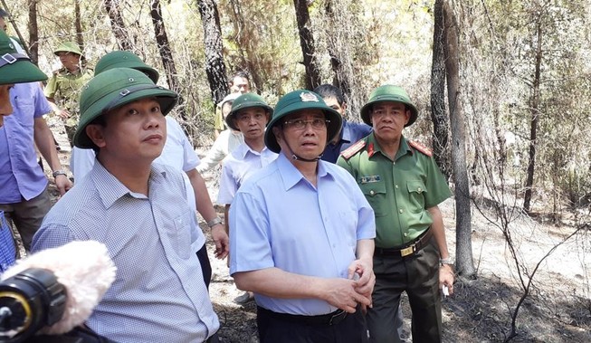 Ông Phạm Minh Chính: Có điều trực thăng chữa cháy rừng không?