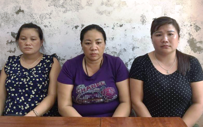 Khởi tố 3 phụ nữ bán cô gái xinh đẹp sang Trung Quốc