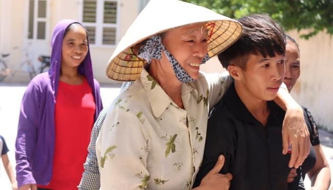 Em gái 'sốc' rồi tử vong khi nghe tin anh trai mất trên biển