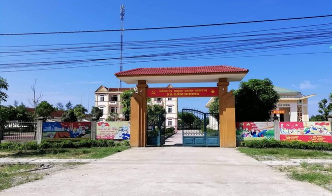 Trưởng công an xã xài bằng dỏm bị buộc thôi việc