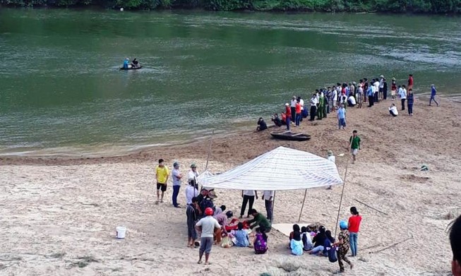 3 học sinh tử vong, mất tích dưới sông Ngàn Sâu